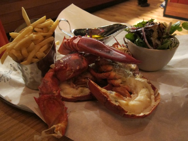 Burger and Lobster is now open in the Flatiron District