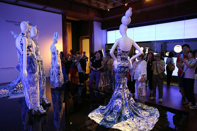 met-museum-summer-china-fashion
