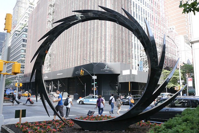 santiago-calatrava-park-avenue-razor-wire