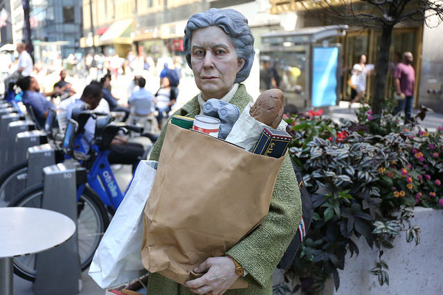 seward-johnson-in-ny-groceries