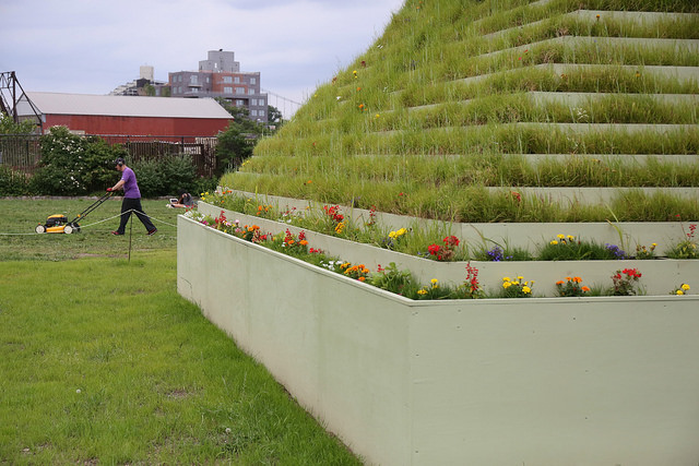 socrates sculpture park-summer 2015 living pyramid flowers