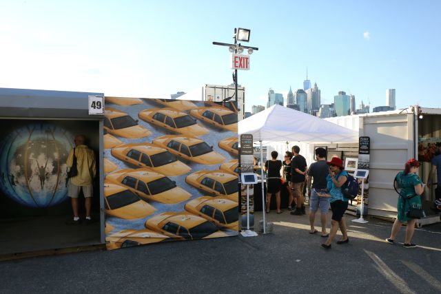 photoville-2015-brooklyn-bridge-park-taxis