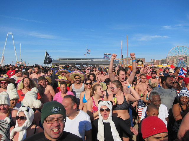 best-nyc-january-2016-events-polar-bear-swim-crowd