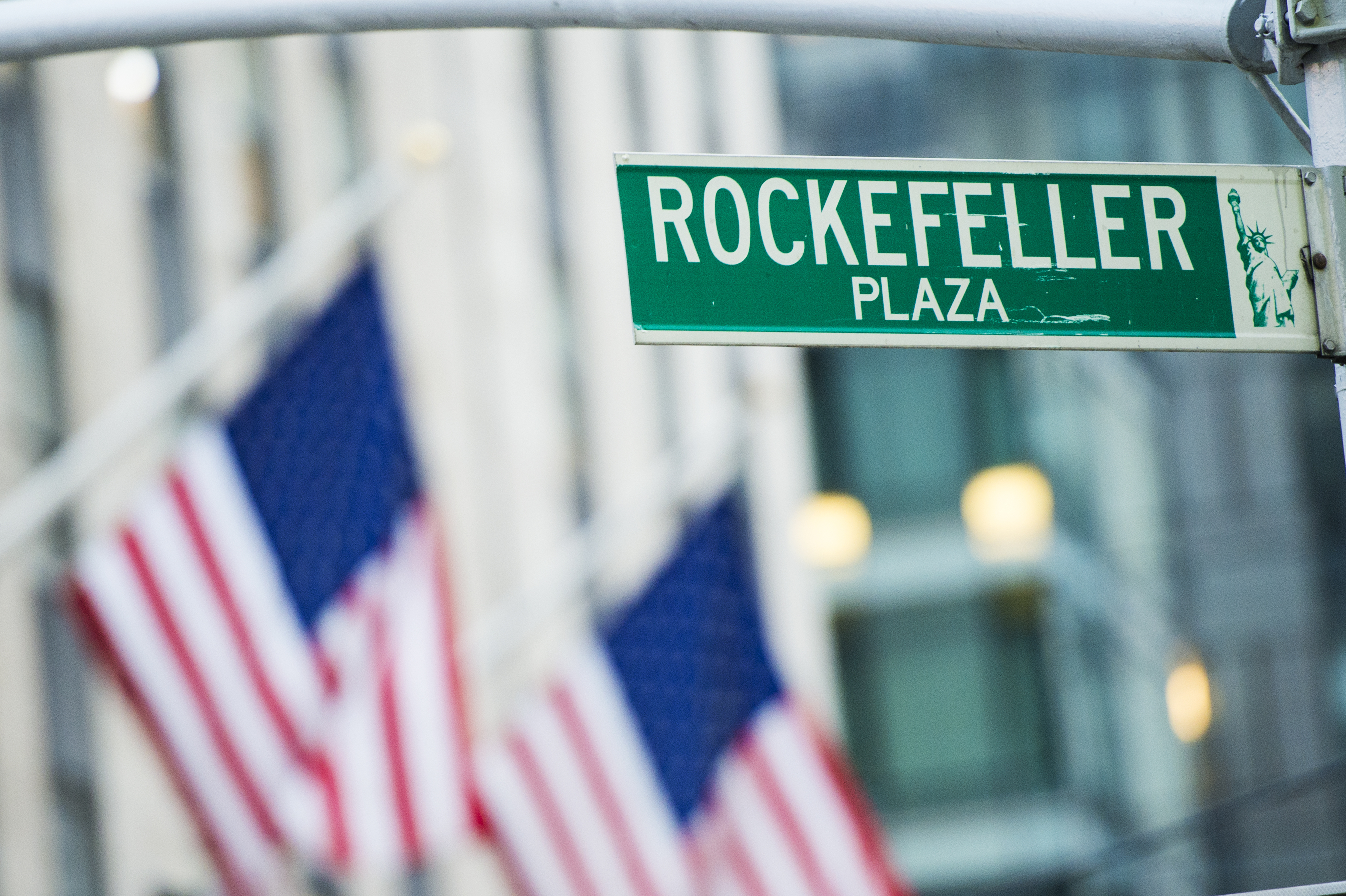 rockefeller plaza street sign