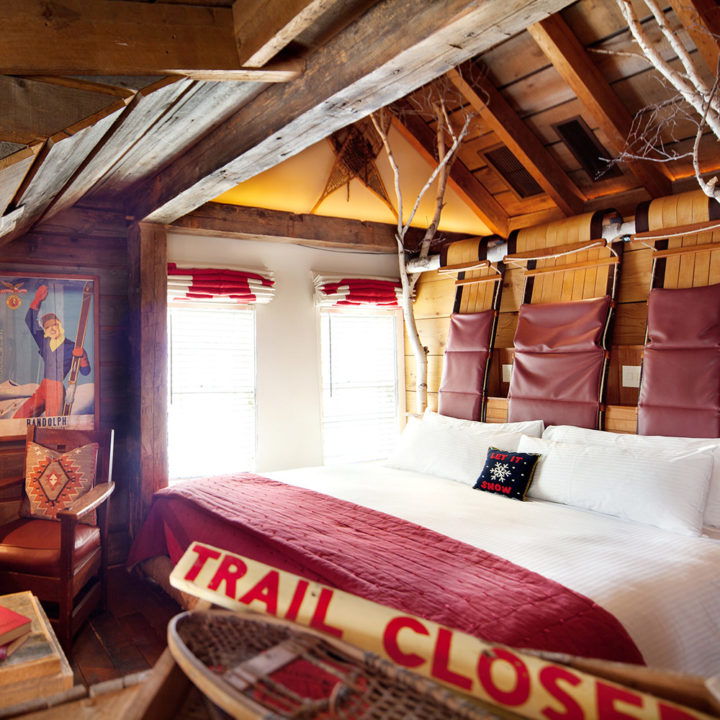 Cozy ski themed log hotel room