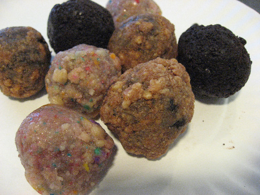 Momofuku restaurant New York delicious cake ball truffles in chocolate, rainbow cake, and fudge.