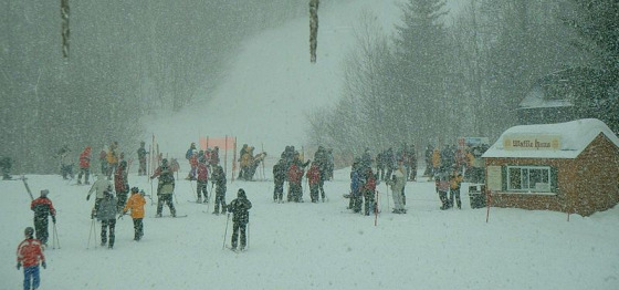 New Yorkers on a snowy weekend ski trip 