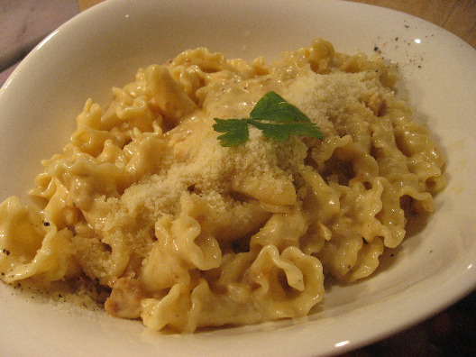 Vapianos restaurant pasta dish of carbonara - creamy, buttery, bacon and garlic